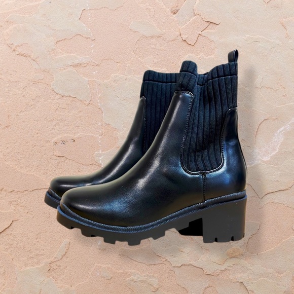 Lilianas, Socks, Chelsea rain booties - Picture 5 of 9